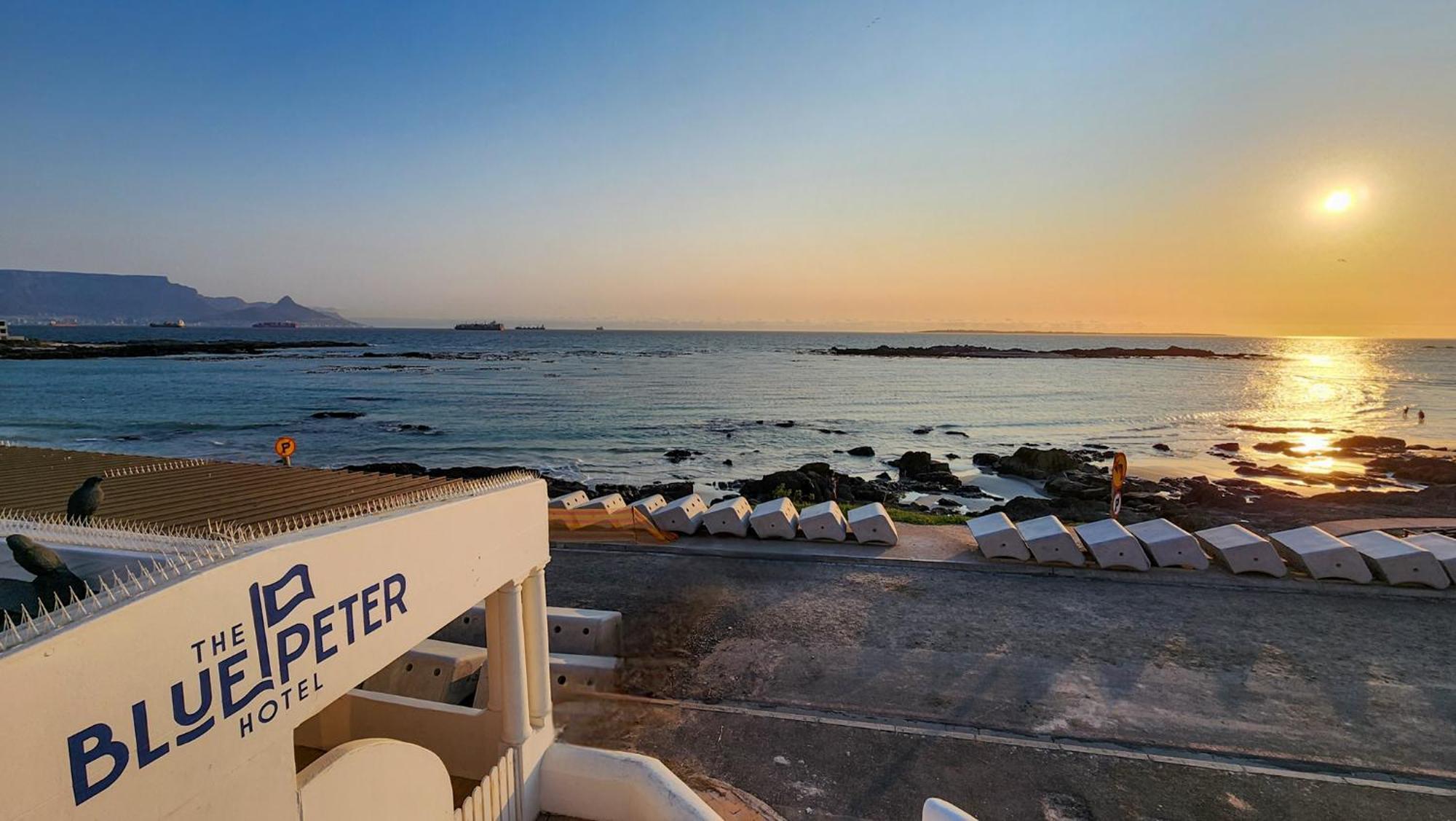 The Blue Peter Hotel Bloubergstrand Exterior foto