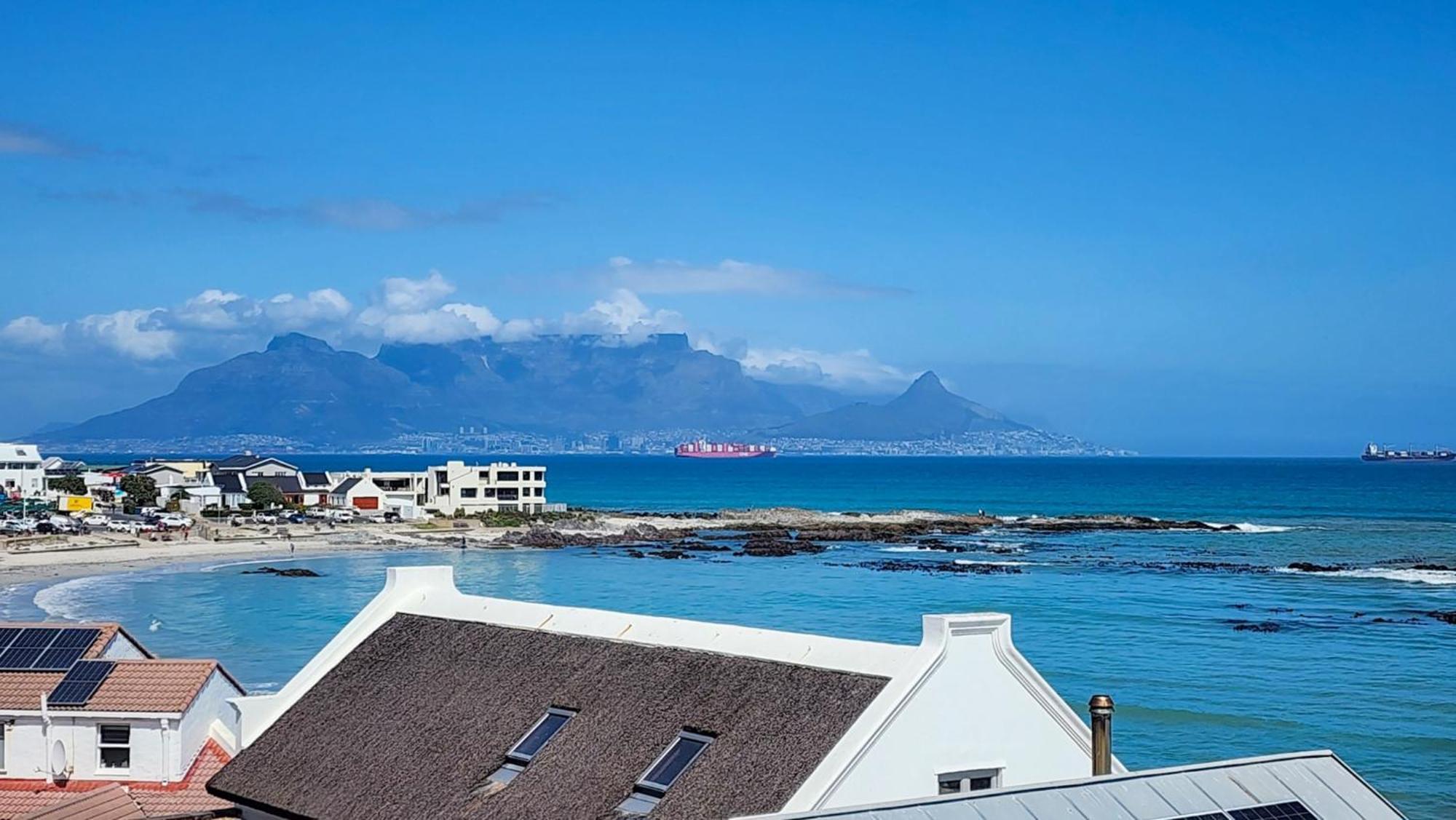 The Blue Peter Hotel Bloubergstrand Exterior foto