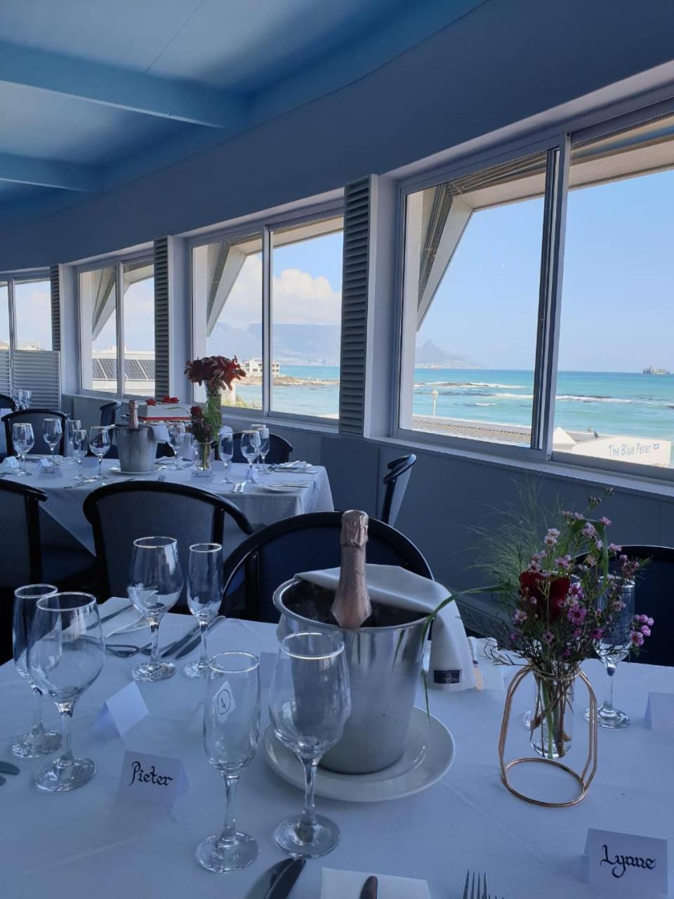 The Blue Peter Hotel Bloubergstrand Exterior foto